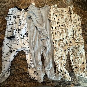 wonder nation Baby Footies Set - White, Gray, Cream Animal Prints